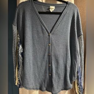 Blu-Pepper LG soft waffle top with pattern sleeves.